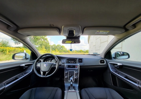 Volvo V60 cena 49400 przebieg: 226000, rok produkcji 2016 z Stąporków małe 301